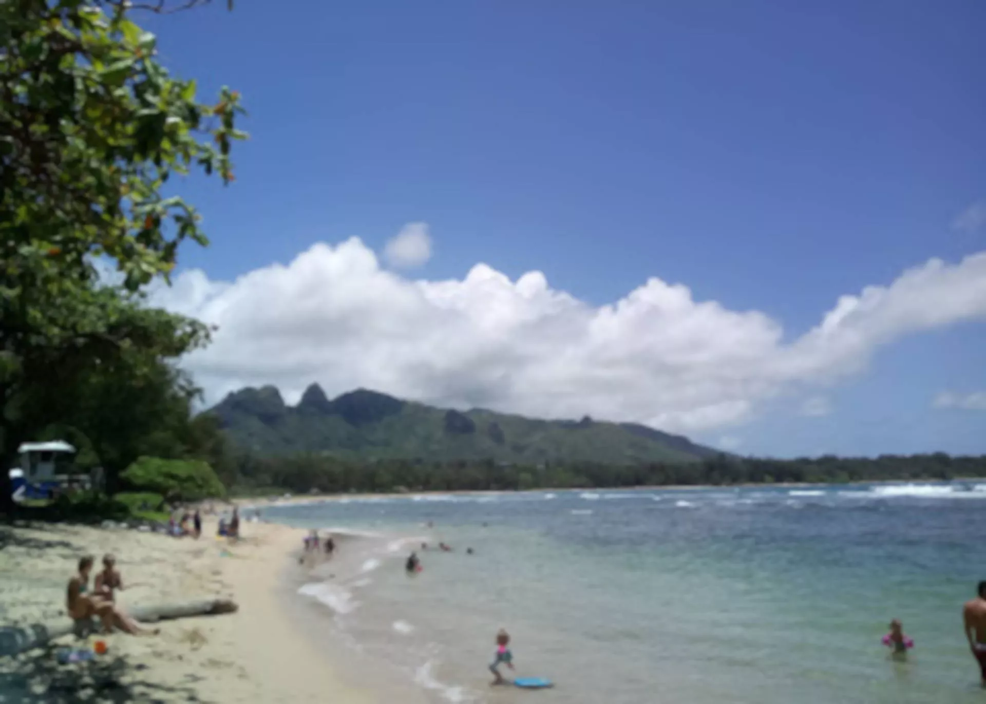 alohaamama-bettina-maria-druskus-hawaii-beach-1920x1371